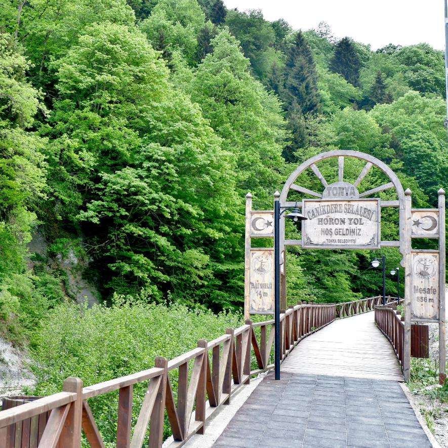 Canikdere Şelalesi Tonya Yürüyüş Yolu Trabzon Giriş